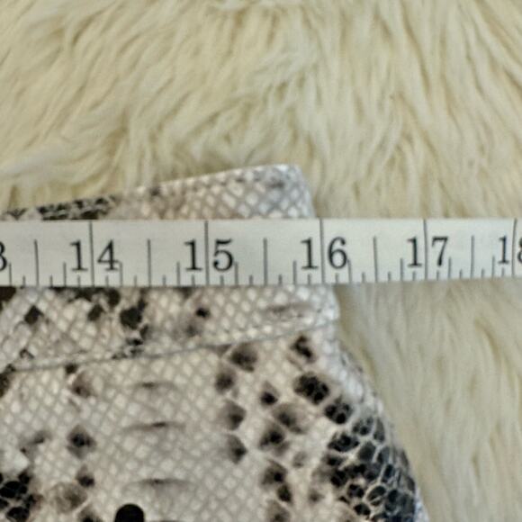 Retrofête Neutral Snake Skin Aven Leather Short Medium NWT - Picture 16 of 16